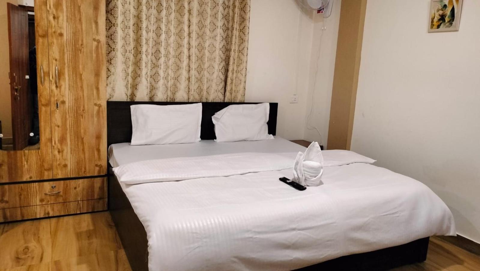Aroma Inn Shillong Dış mekan fotoğraf