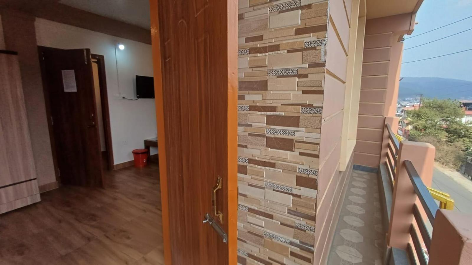 Aroma Inn Shillong Dış mekan fotoğraf