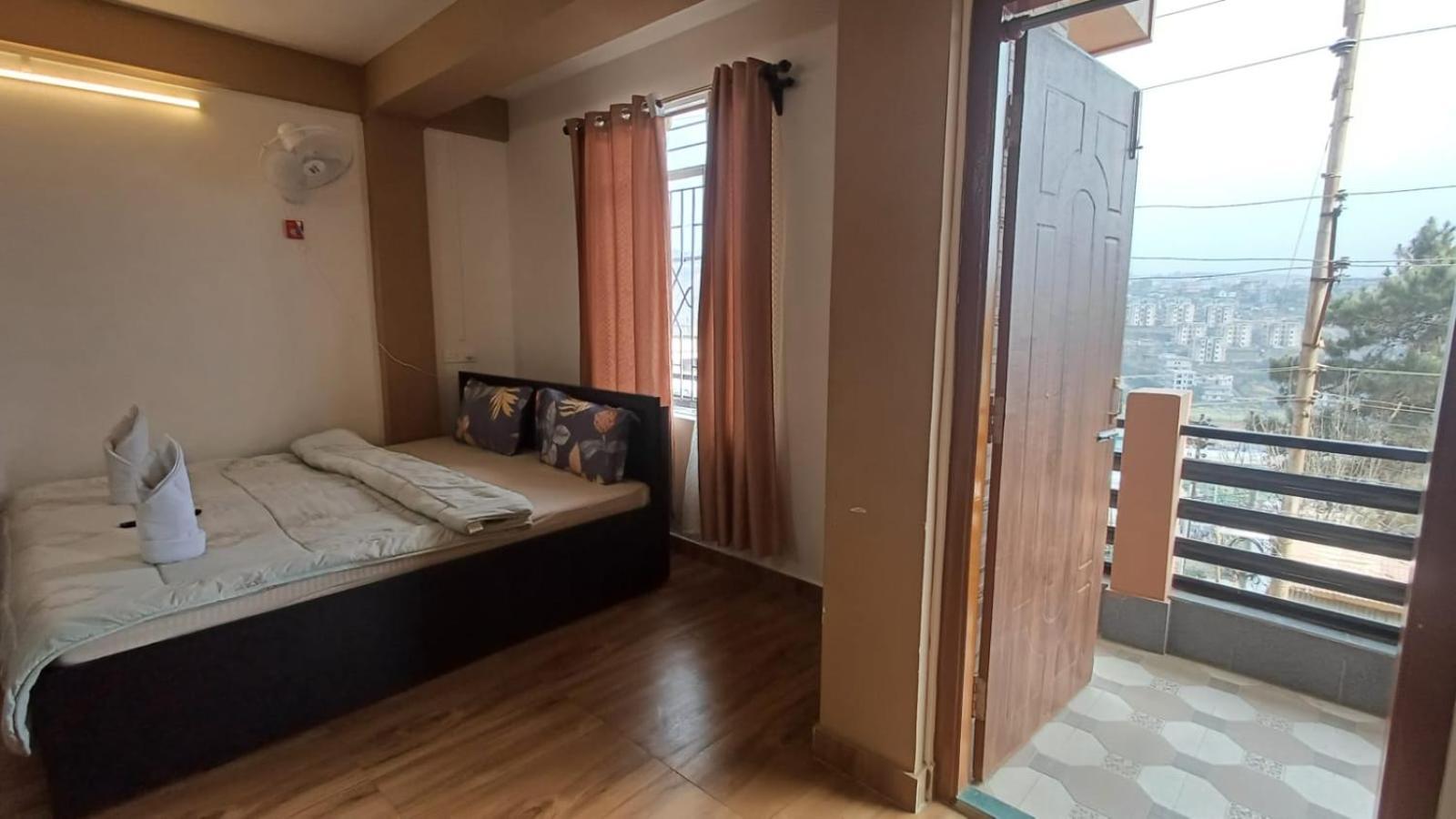 Aroma Inn Shillong Dış mekan fotoğraf