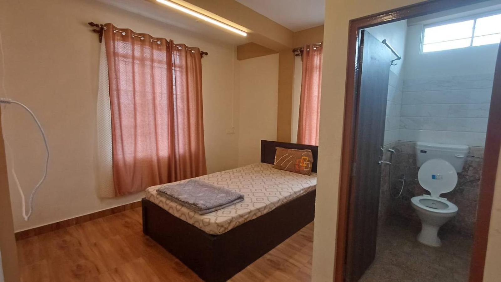Aroma Inn Shillong Dış mekan fotoğraf