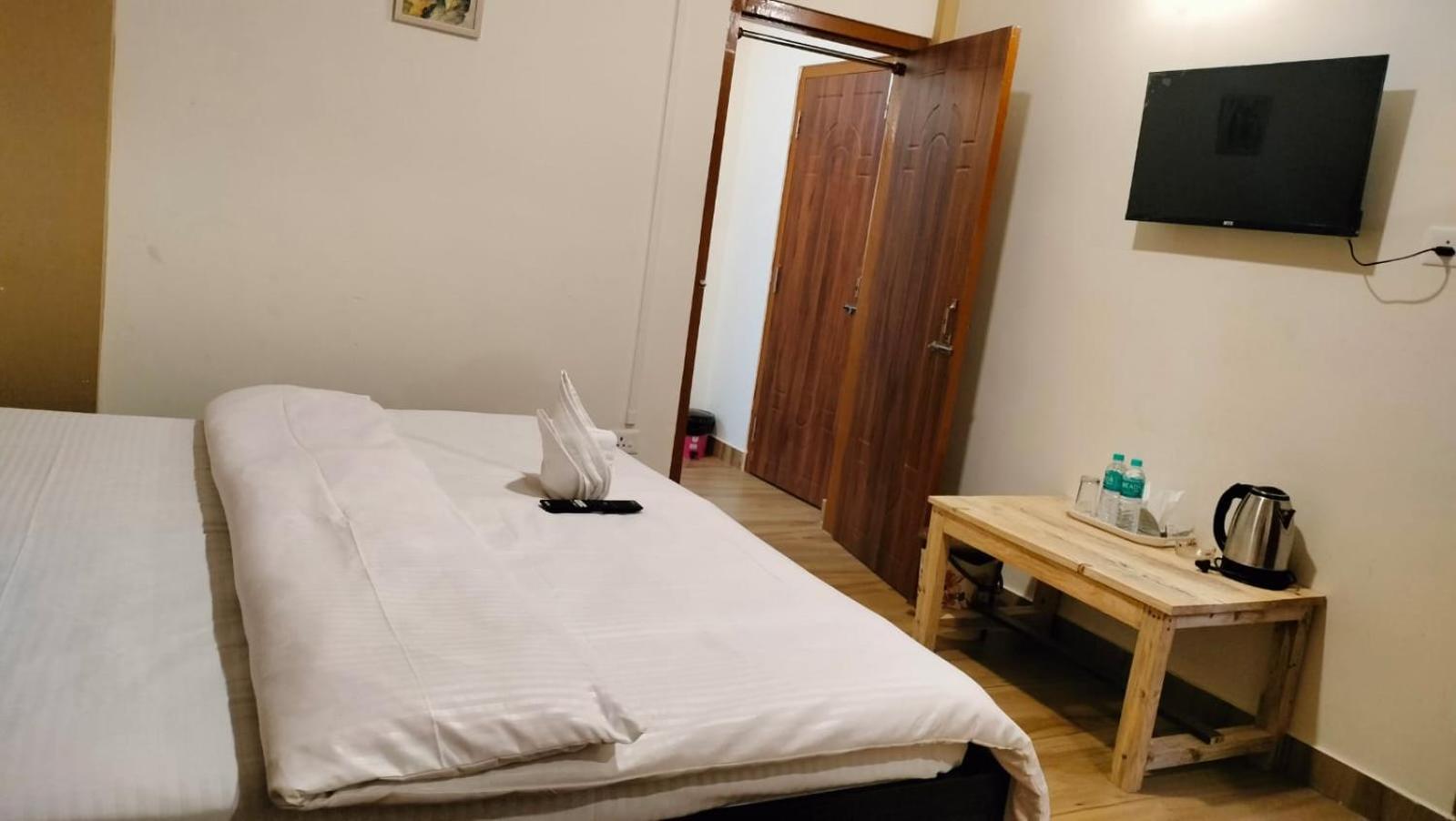Aroma Inn Shillong Dış mekan fotoğraf