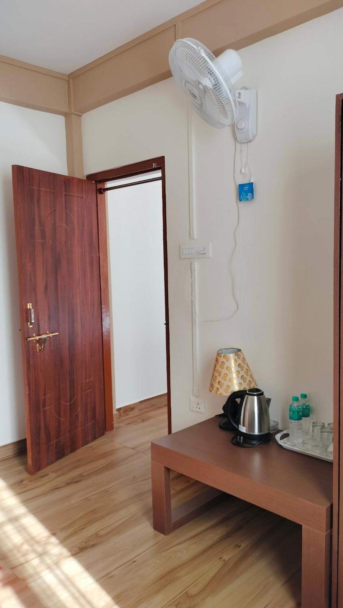 Aroma Inn Shillong Dış mekan fotoğraf