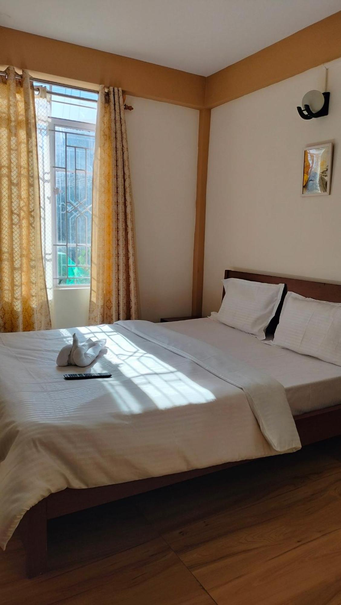 Aroma Inn Shillong Dış mekan fotoğraf