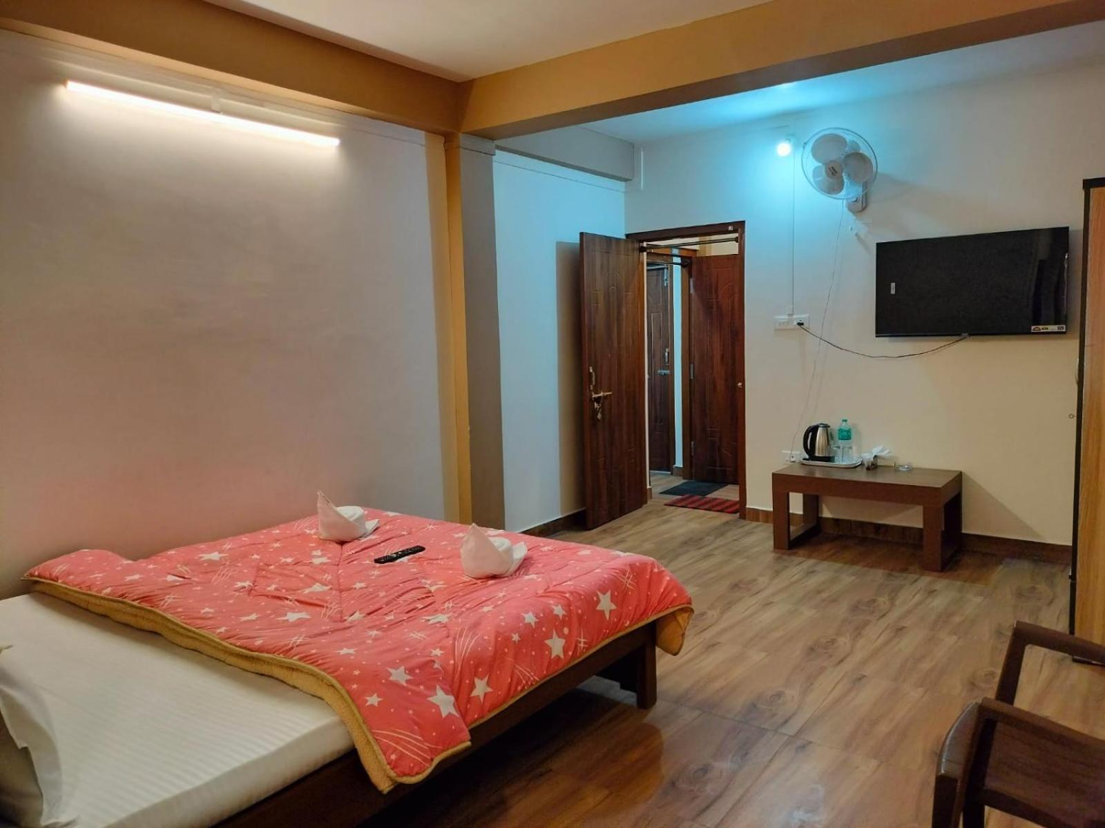 Aroma Inn Shillong Dış mekan fotoğraf